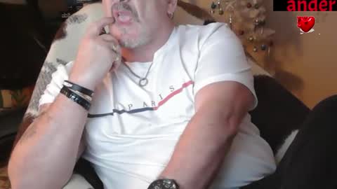 Snapshot of zander007 chatting on September 18, 4:11 pm zander007 online show from September 18, 4:11 pm