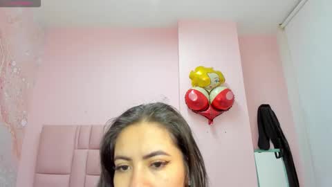 Snapshot of zarah_torres chatting on September 22, 11:20 pm Zarah online show from September 22, 11:20 pm