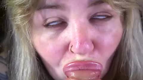 Lola online show from July 1, 7:44 pm