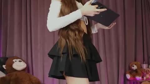 zariaavera online show from March 17, 8:25 pm