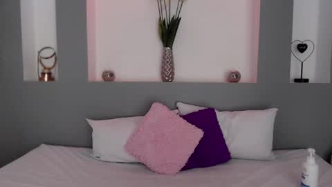 Snapshot of zean_lee chatting on February 19, 7:37 pm Karolyne online show from February 19, 7:37 pm