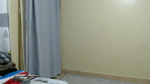 Snapshot of zeina_gen chatting on October 15, 10:21 pm flabby online show from October 15, 10:21 pm