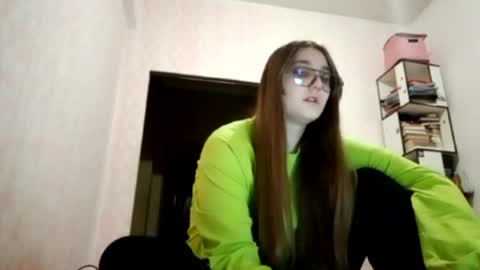 zeniabrossoit online show from April 3, 12:56 pm