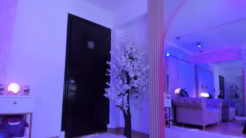    online show from March 1, 8:32 pm