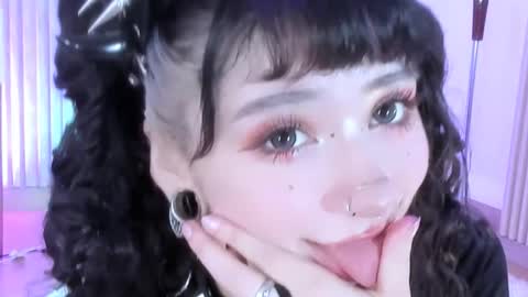    online show from October 10, 3:18 pm