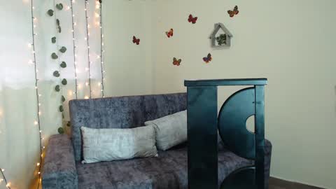 Snapshot of zero__o chatting on February 6, 1:43 pm ZERO online show from February 6, 1:43 pm