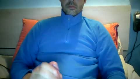 Snapshot of zeus00811 chatting on February 2, 6:47 am zeus online show from February 2, 6:47 am