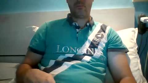 Snapshot of zeus00811 chatting on October 3, 5:38 am zeus online show from October 3, 5:38 am