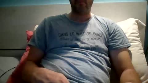 Snapshot of zeus00811 chatting on October 27, 5:51 am zeus online show from October 27, 5:51 am