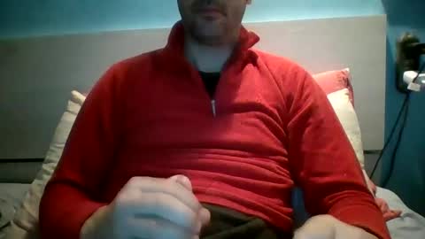 Snapshot of zeus00811 chatting on March 5, 6:23 am zeus online show from March 5, 6:23 am