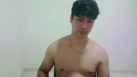 zeus_183 online show from March 21, 8:19 am