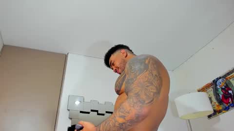 Snapshot of zeus_strong93 chatting on March 12, 12:09 am zeus strong online show from March 12, 12:09 am