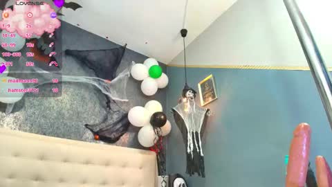 ZHAMIRA  ANDRES online show from October 30, 12:11 am