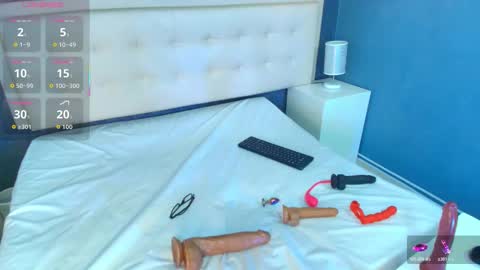 ZHAMIRA  ANDRES online show from November 18, 11:15 pm