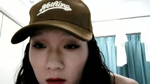 zhig01584 online show from June 11, 5:22 pm