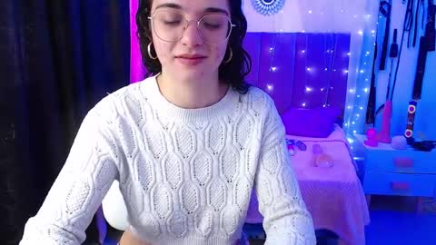 zoe_0111 online show from December 21, 1:21 pm