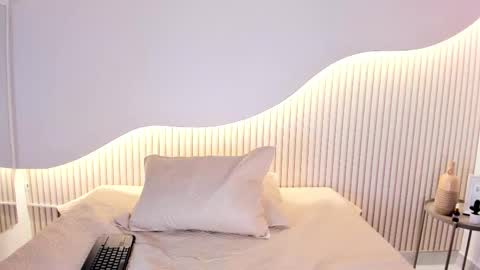 zoe_blunt_ online show from February 19, 12:15 pm