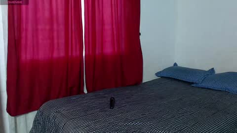 Zoe Bronw online show from December 18, 11:13 am