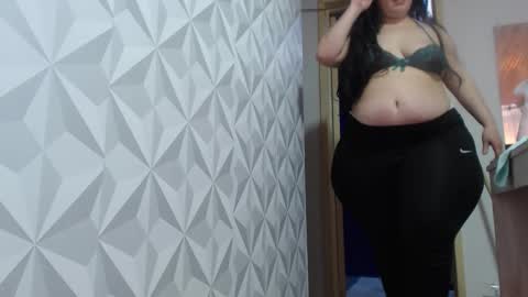 Snapshot of zoe_curvy chatting on March 6, 3:24 pm Zoe online show from March 6, 3:24 pm