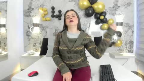 Zoe online show from April 14, 9:12 am