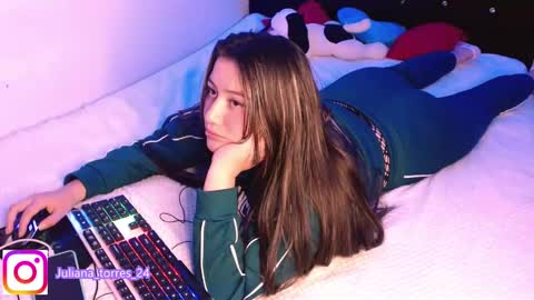 Snapshot of zoe_sexy69 chatting on January 14, 11:48 pm ZOE online show from January 14, 11:48 pm