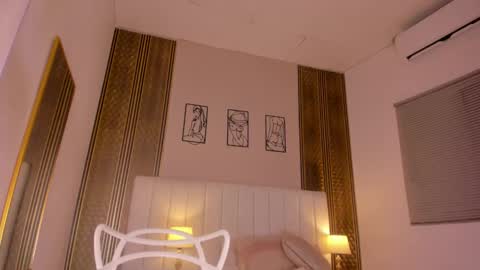 Hi guys i am Zoe  online show from March 25, 11:39 am