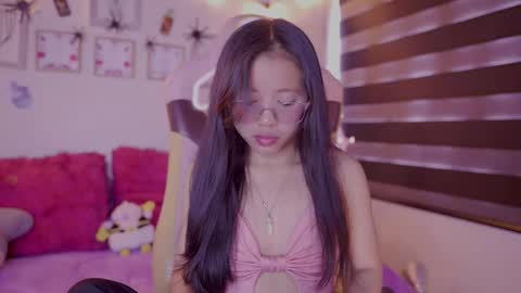 Snapshot of zoe_skyler chatting on October 20, 4:01 pm Zoe online show from October 20, 4:01 pm