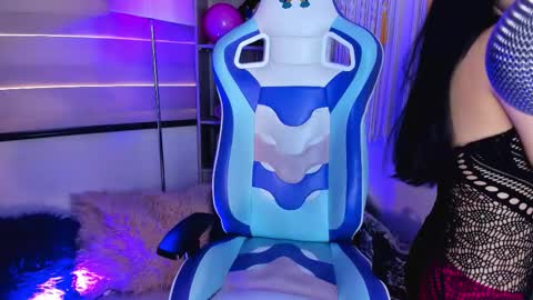 Snapshot of zoe_skyler chatting on October 2, 3:22 pm Zoe online show from October 2, 3:22 pm