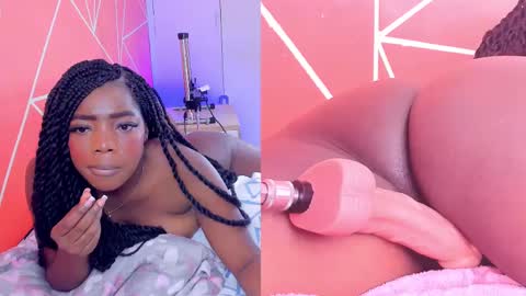 Snapshot of zoeethompson_cm chatting on February 25, 11:15 pm online show from February 25, 11:15 pm