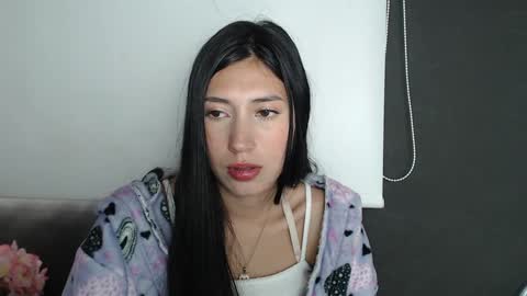 Snapshot of zoegp chatting on January 17, 2:28 pm Laura online show from January 17, 2:28 pm