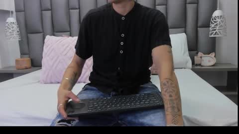 Zoe Krug online show from March 4, 12:46 pm