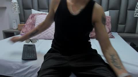 Zoe Krug online show from February 23, 12:29 pm