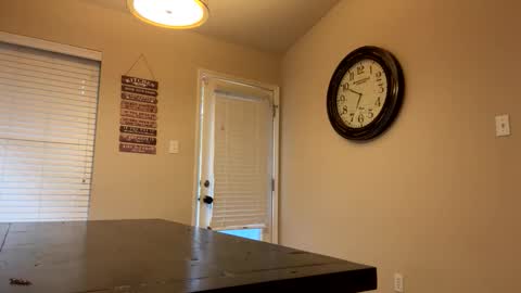 zoerainsexyy online show from April 30, 2:44 pm