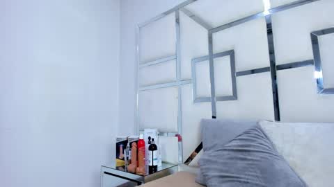 ZoeSwam online show from October 11, 1:27 pm