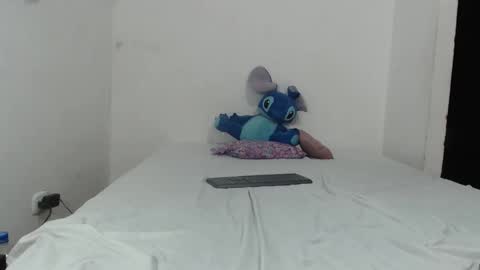 ZoeyANDNoah online show from November 19, 2:44 am