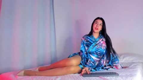 Snapshot of zohey_ chatting on October 10, 6:52 am Zohey  online show from October 10, 6:52 am