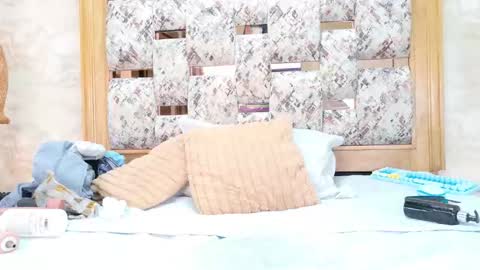 zoley  online show from December 1, 3:37 am