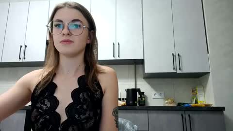 Snapshot of zoriana20 chatting on October 7, 6:26 pm zoriana20 online show from October 7, 6:26 pm