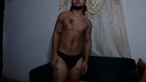 Snapshot of zues_gle25 chatting on September 18, 11:42 pm zues_gle25 online show from September 18, 11:42 pm