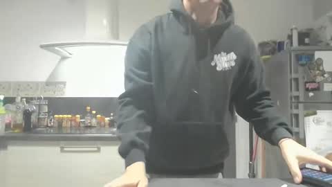 Artnoyz Shower online show from November 8, 11:19 pm