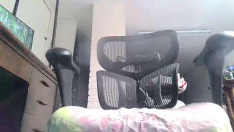 Snapshot of zzzzzbuzz chatting on October 25, 4:24 am zzzzzbuzz online show from October 25, 4:24 am